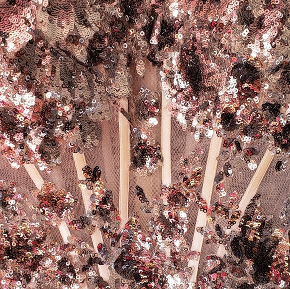 Faviana Glamour Prom Dress. - Picture 3 of 6